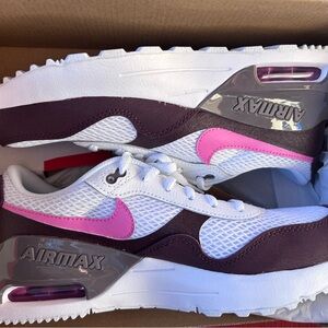 Nike air max systm 6y women’s 7.5 White and Pink